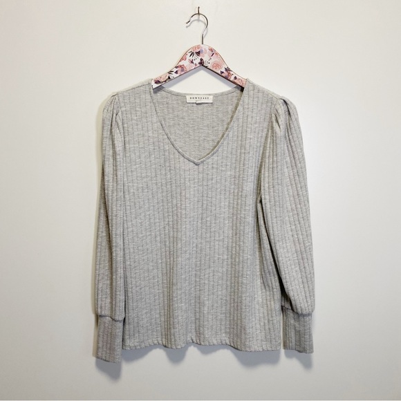 DownEast Tops - DOWNEAST Light Gray Ribbed Knit Long Sleeve V-Neck Top Women’s Large